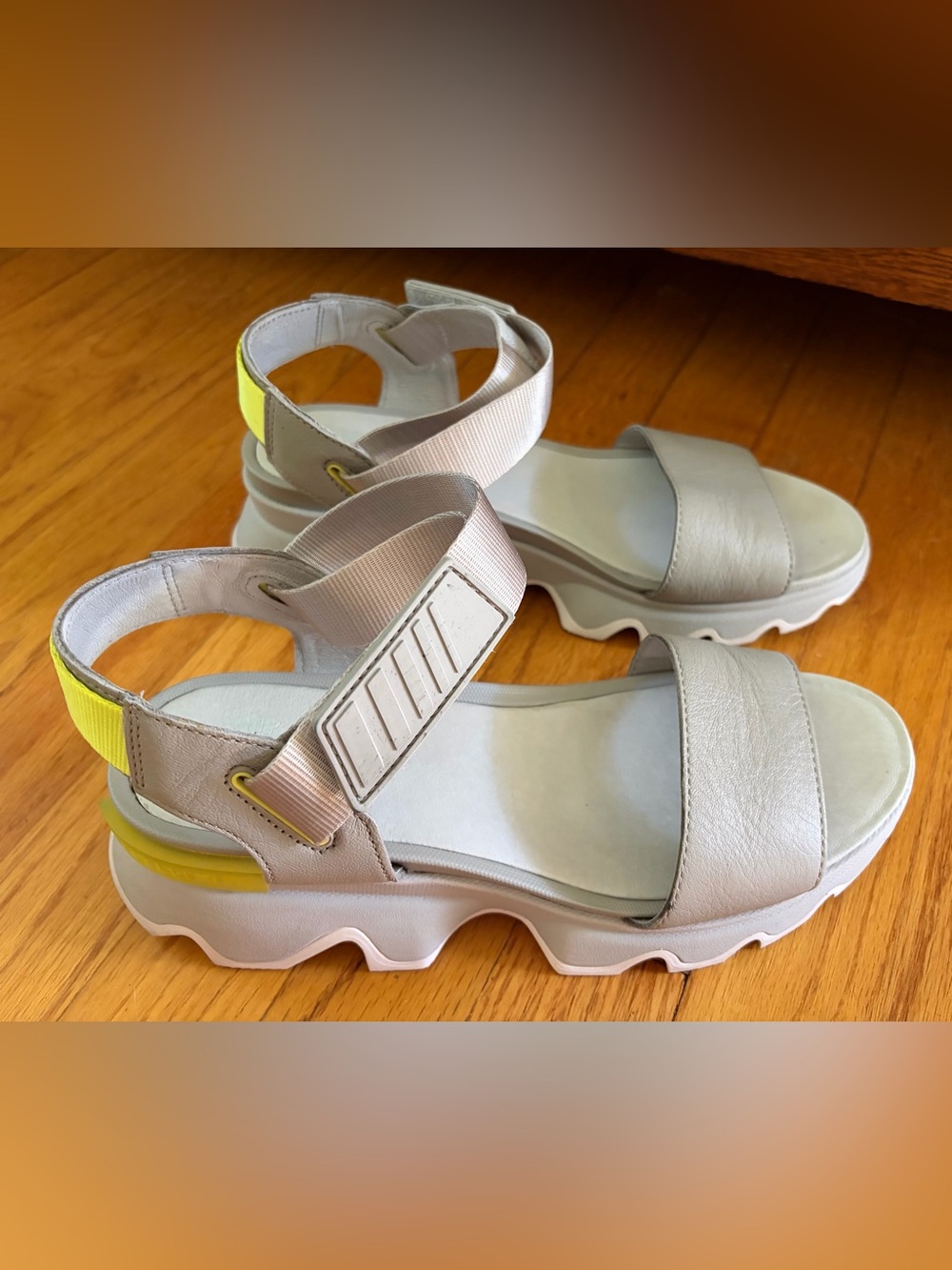 Sorel Kinetic Impact Chunky Platform Sandals Gorpcore Athleisure Travel EUC Sz 9
